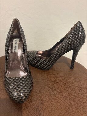Steve Madden Quilted Black Patent Stiletto Pumps